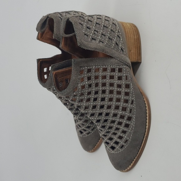 Anthropologie Jeffrey Campbell Suede Ankle Boots Size 8.5 - Picture 5 of 16